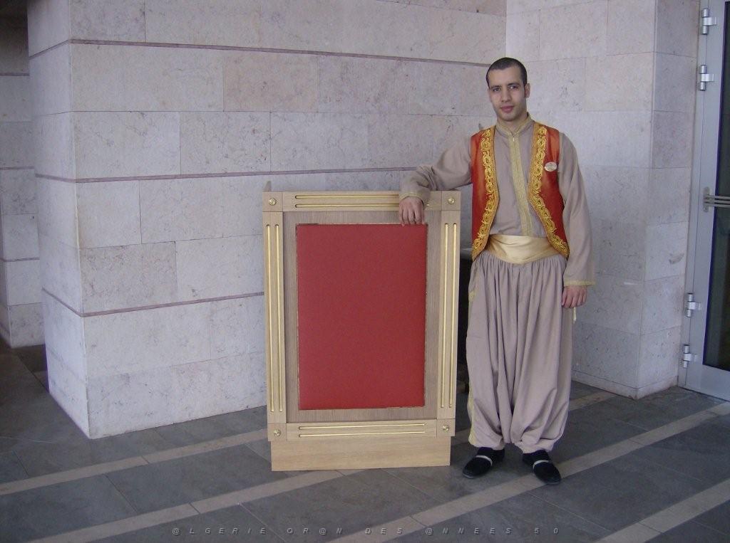 ORAN JUIN 2007 COSTUME TYPIQUE.jpg
